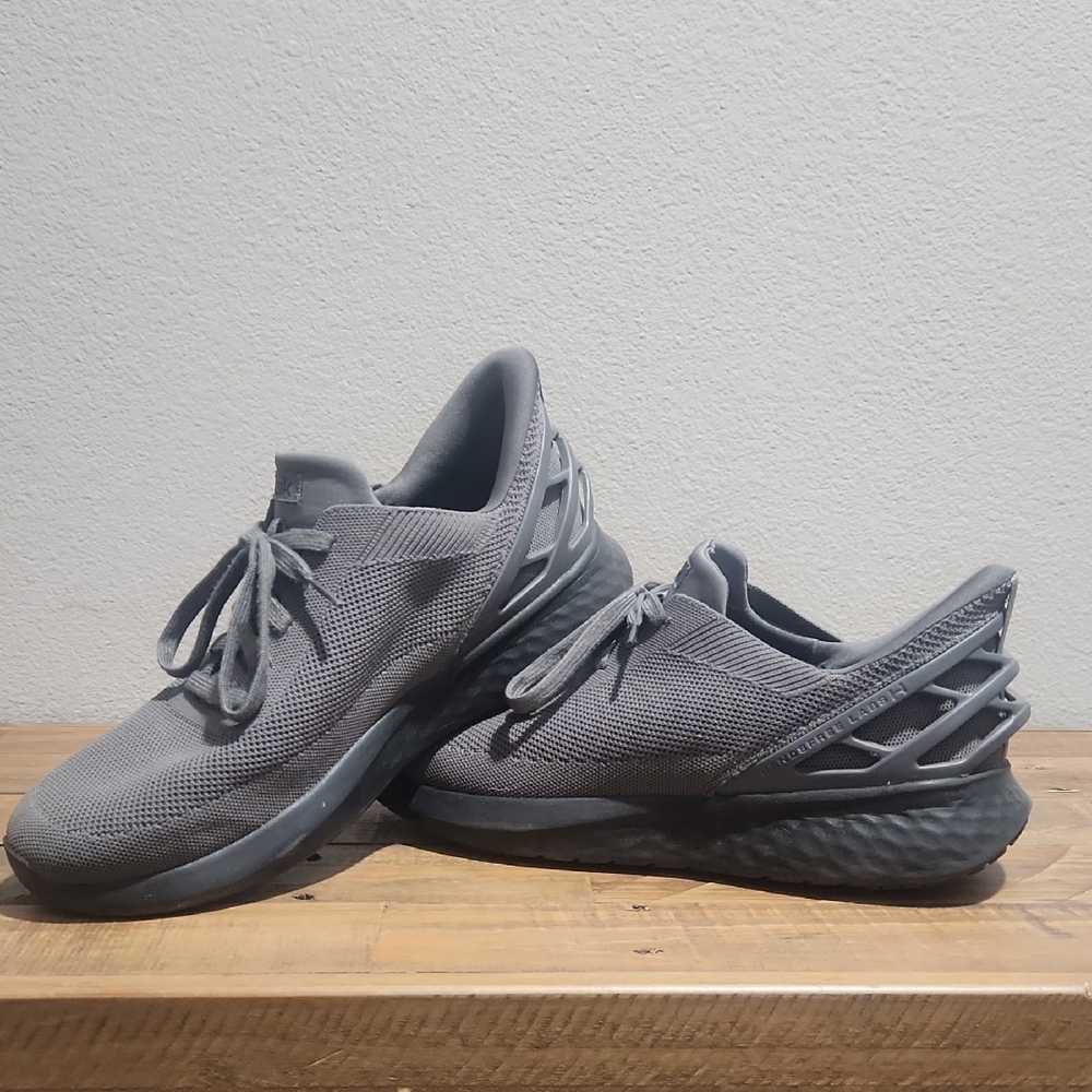 Kizik Men's Gray Athletic Shoes